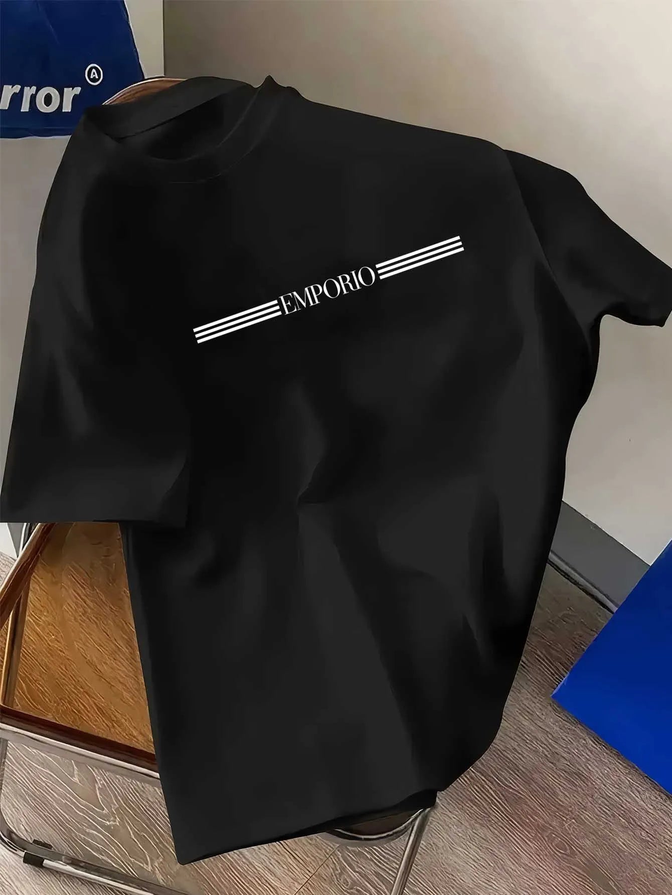 T-Shirt Essenziale – Stile Pulito e Moderno