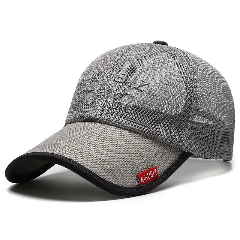 Un classico indispensabile. Il cappello nero è l'accessorio che non passa mai di moda: versatile, raffinato e perfetto per completare ogni outfit, dal più casual al più ricercato. Un must-have essenziale che aggiunge un to