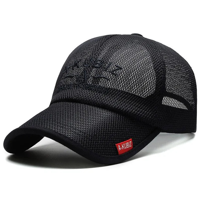 Un classico indispensabile. Il cappello nero è l'accessorio che non passa mai di moda: versatile, raffinato e perfetto per completare ogni outfit, dal più casual al più ricercato. Un must-have essenziale che aggiunge un to
